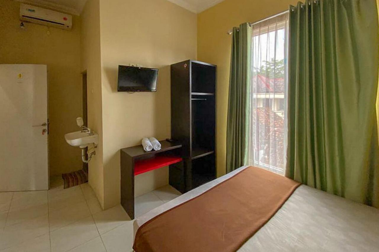 Rama Shinta Homestay Near Gembira Loka Zoo Redpartner Jogjacarta Exterior foto
