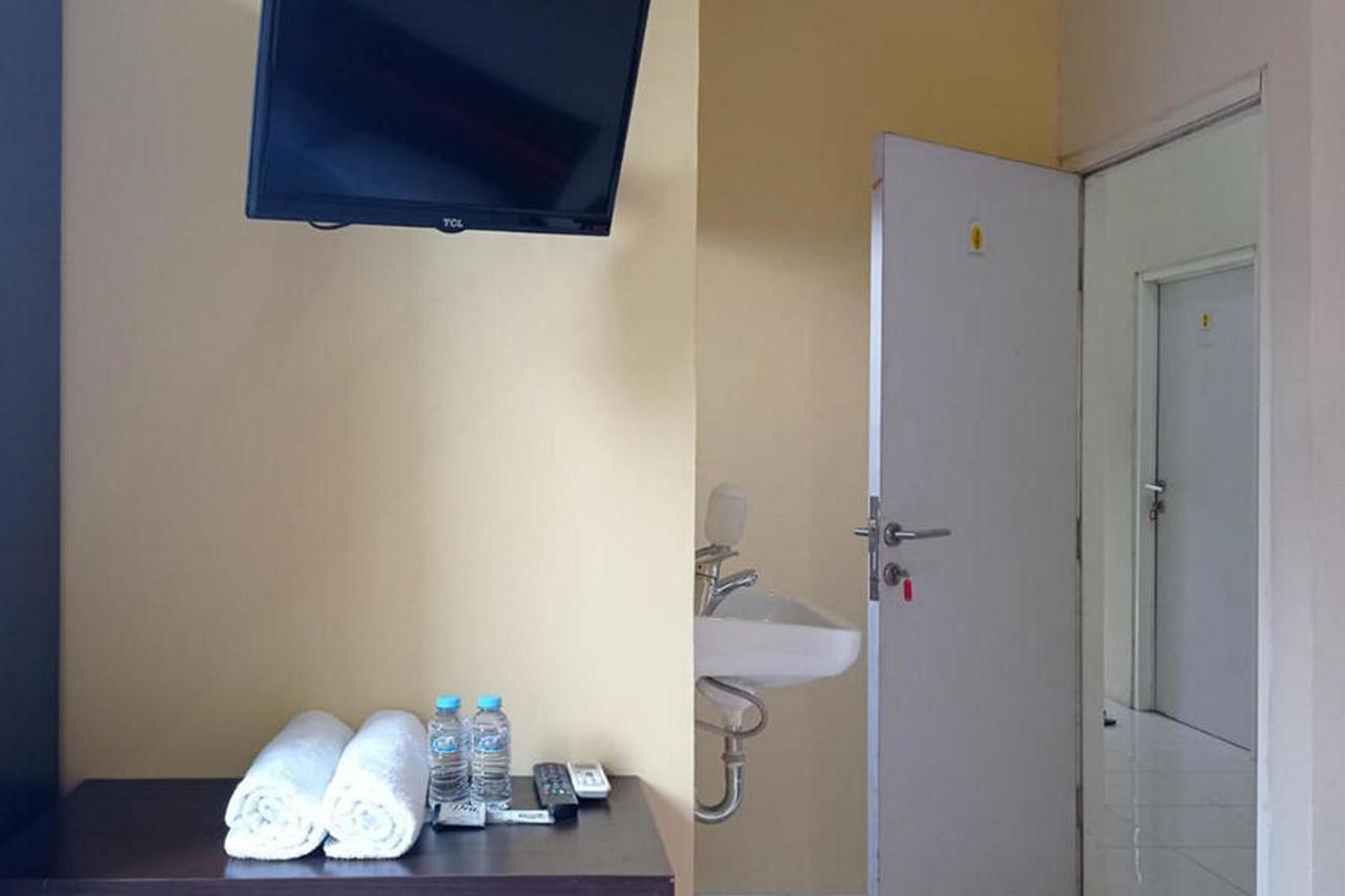 Rama Shinta Homestay Near Gembira Loka Zoo Redpartner Jogjacarta Exterior foto